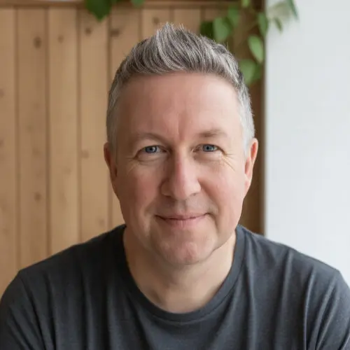 About 1 Andrew Lowry